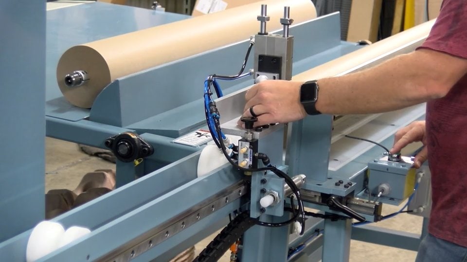 CJJS Pneumatic Shaft Small Format Slitter Rewinder